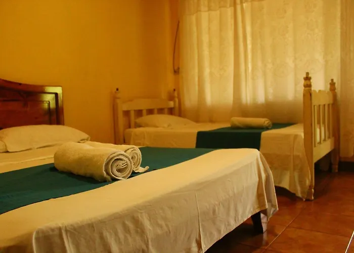 Cabinas Loma Clara *