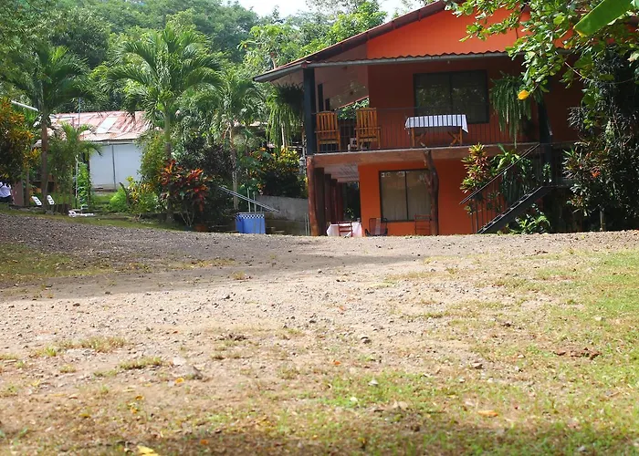 Lodge Cabinas Loma Clara *