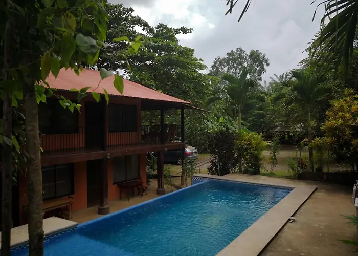 Lodge Cabinas Loma Clara *